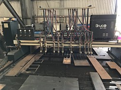 Máy cắt CNC